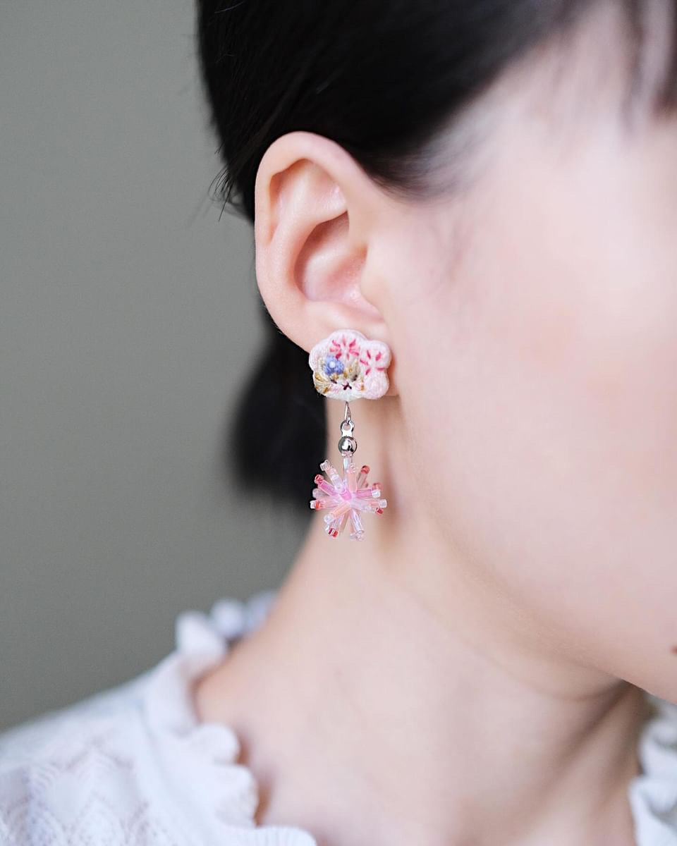 手刺繍ピアス4