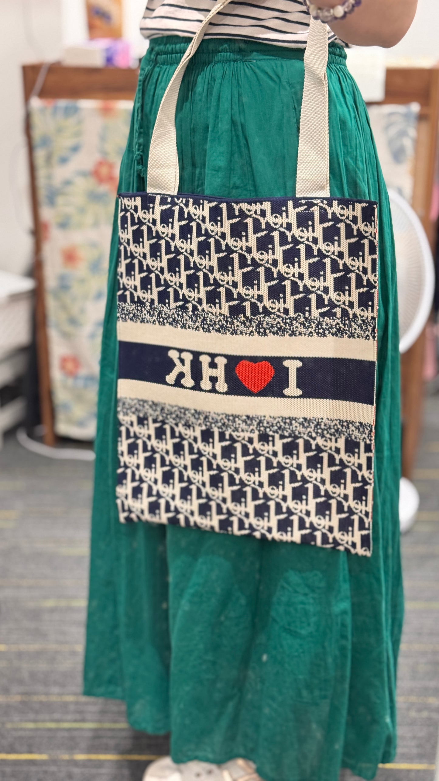 I love HK トート 青い
