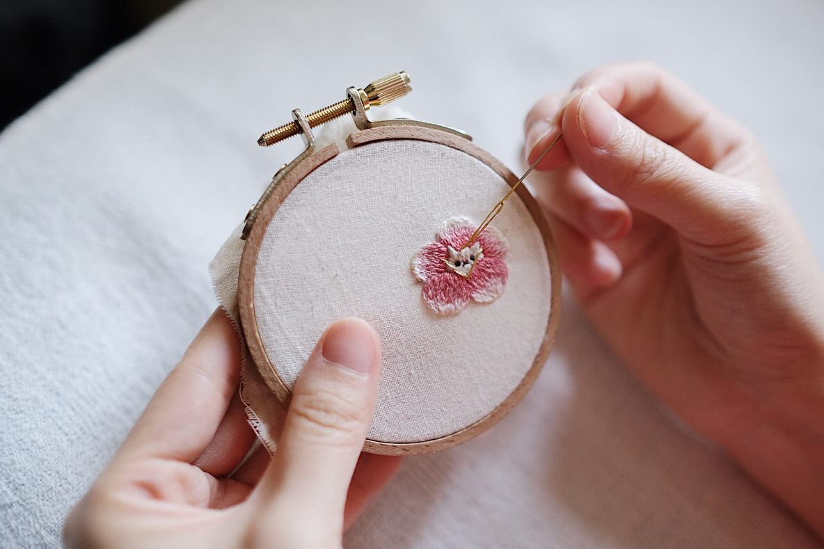手刺繍ピアス3