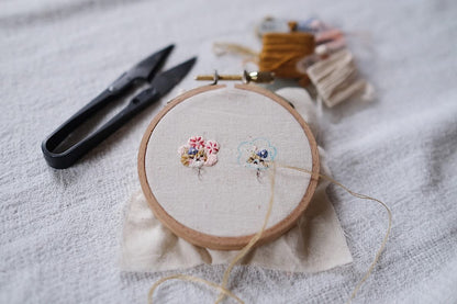 手刺繍ピアス4