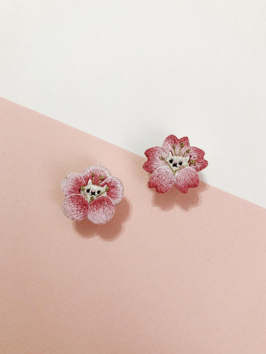 手刺繍ピアス3