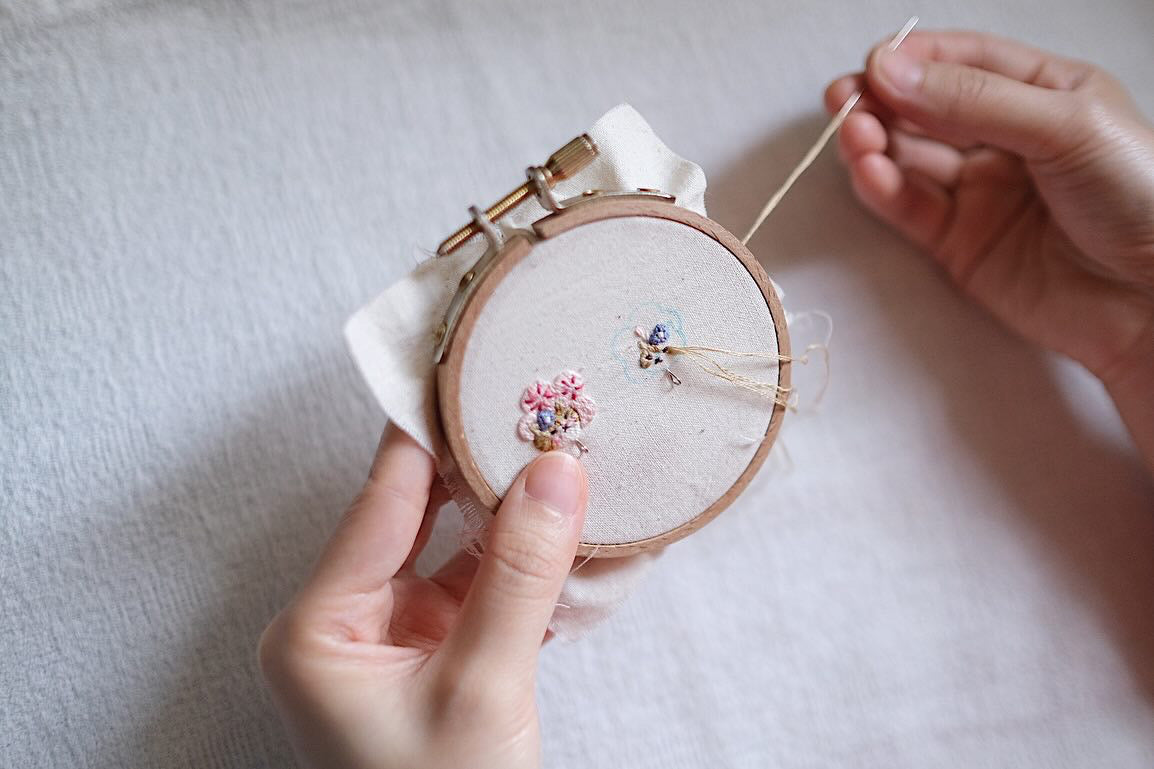 手刺繍ピアス4
