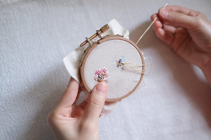 手刺繍ピアス4