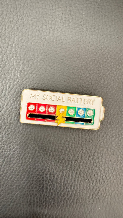 私のソーシャルバッテリー　my social battery  ピン