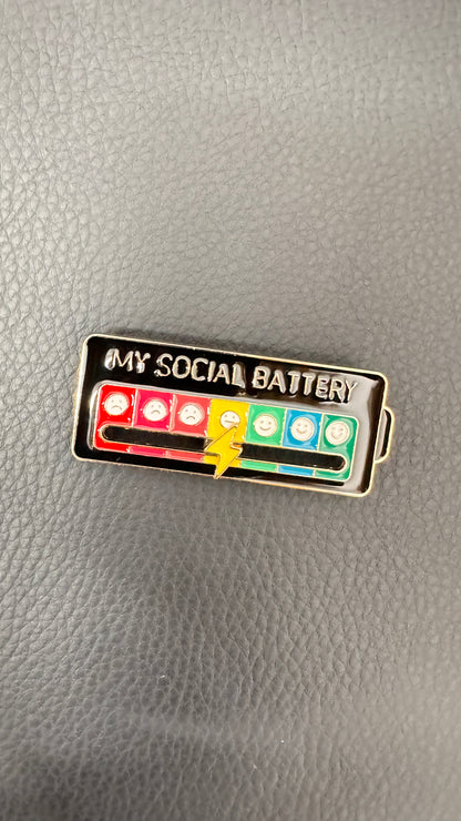 私のソーシャルバッテリー　my social battery  ピン