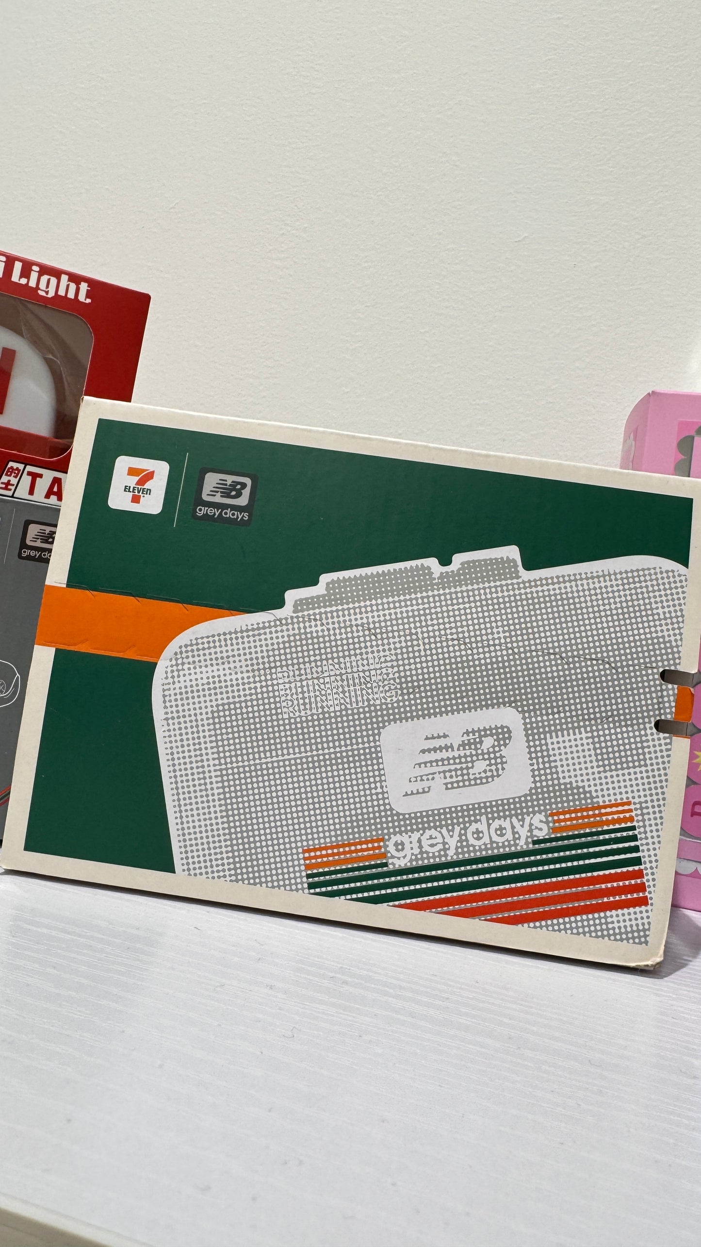 7-Eleven x New Balance カセットウォークマンセット　香港限定