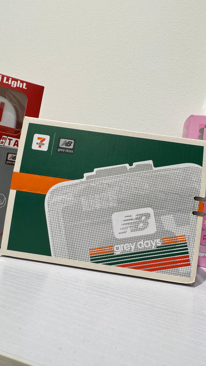 7-Eleven x New Balance カセットウォークマンセット　香港限定