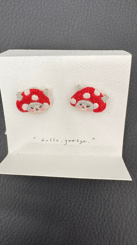 手刺繍ピアス1