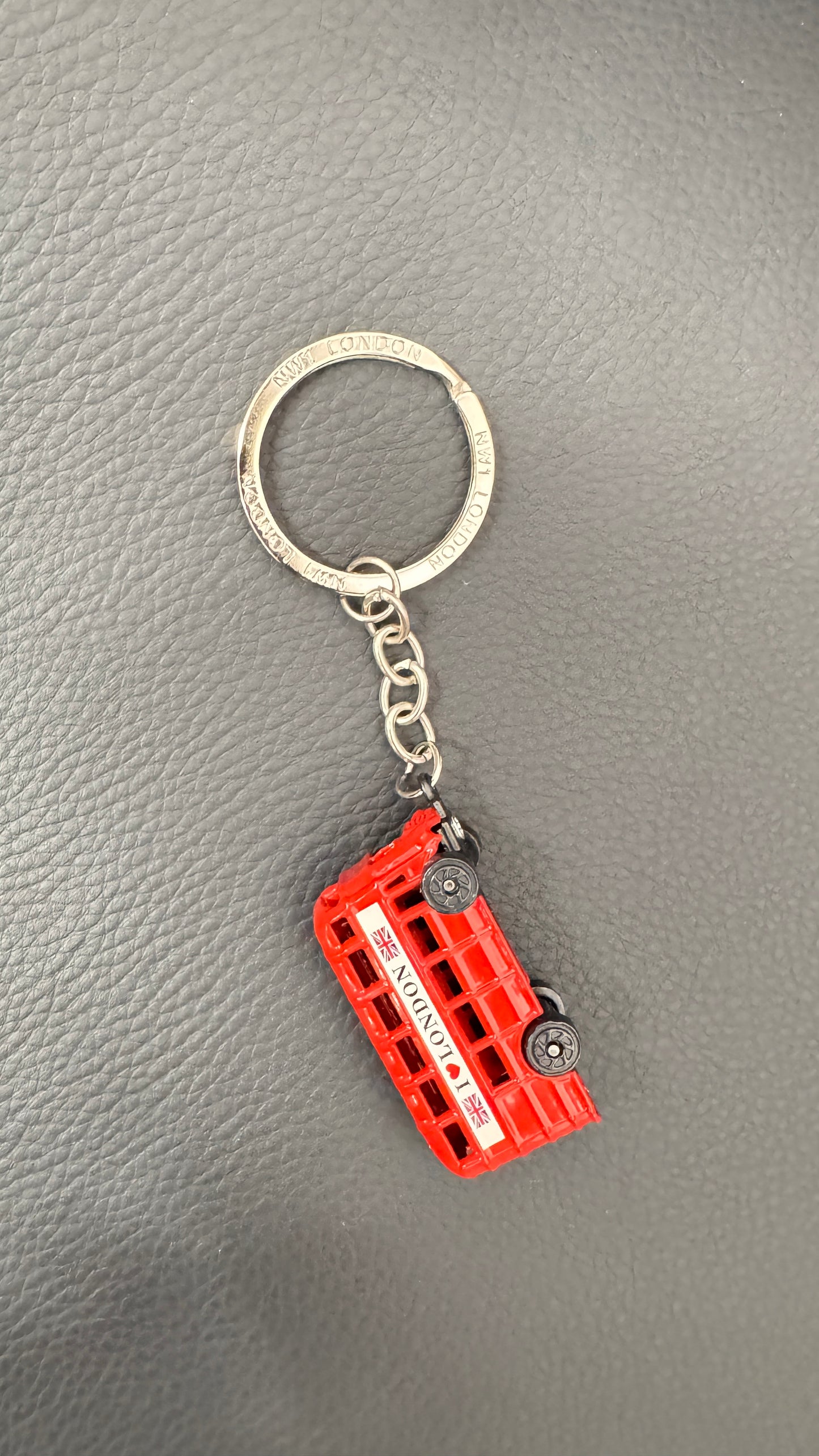 UK  バス　キーホルダー