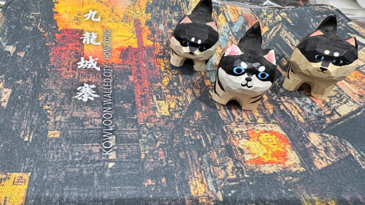 木製猫ちゃん　香港製　白ちゃん